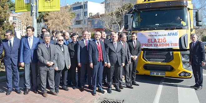 TEKİRDAĞ?DAN ELAZIĞ?A 4 TIR YARDIM YOLA ÇIKTI