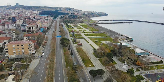  İSTANBUL?DAN AVRUPA?YA AÇILAN YOLLAR EN SAKİN GÜNLERİNİ GEÇİRİYOR