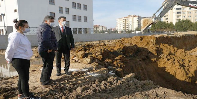 KAPAKLI?DA KAPALI TENİS KORTU YAPIM ÇALIŞMALARI BAŞLADI