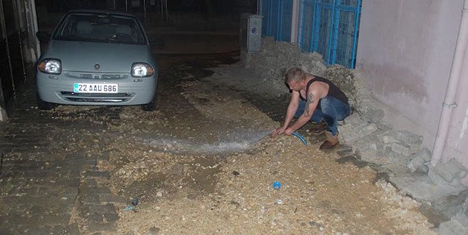 GECE YARISI KORKUTAN SU PATLAMASI