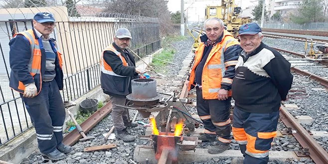 TREN YOLUNDA SIKI ÇALIŞMA