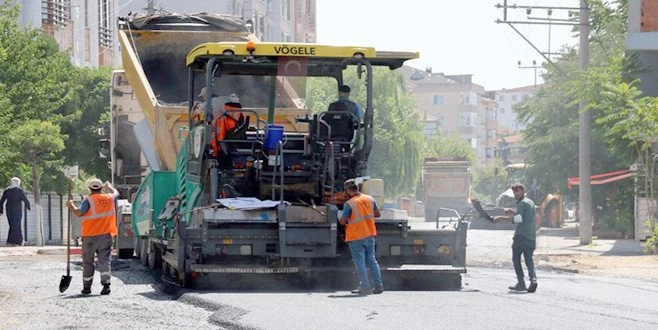 ÇERKEZKÖY`DE 27 BİN 580 METREKARELİK YOL ASFALTLANDI