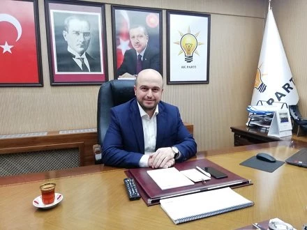 AK PARTİ`DE YENİ ÜYELERE SERTİFİKALARI VERİLDİ