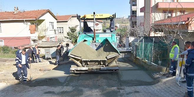 1900 METREKARELİK BETON YOL SERİMİ TAMAMLANDI