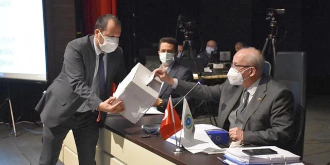 BÜYÜKŞEHİR MECLİSİ`NDE YENİ DÖNEM İÇİN SEÇİMLER YAPILDI
