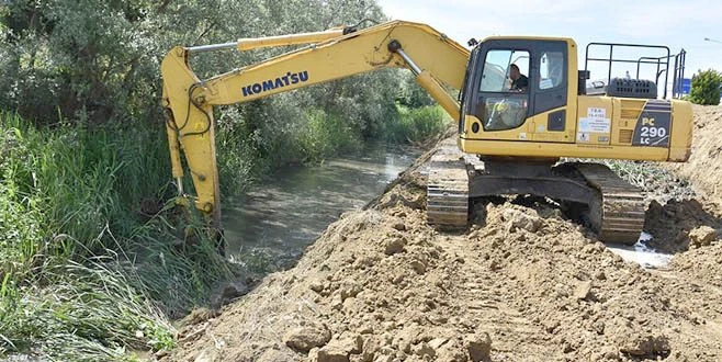 BÜYÜKŞEHİR DERE ISLAHINI SÜRDÜRÜYOR