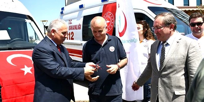 SAĞLIK BAKANLIĞI TARAFINDAN 6 AMBULANS DAĞITILDI