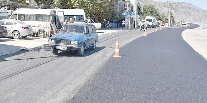 BÜYÜKŞEHİR ŞARKÖY`DE YOL ÇALIŞMASINI TAMAMLADI