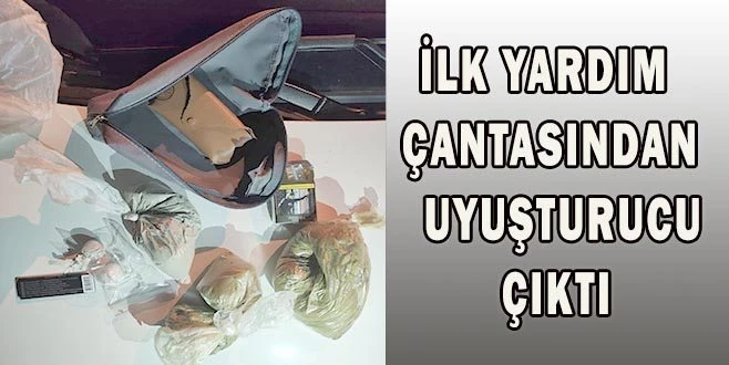 İLK YARDIM ÇANTASINDAN 1 KİLO UYUŞTURUCU ÇIKTI